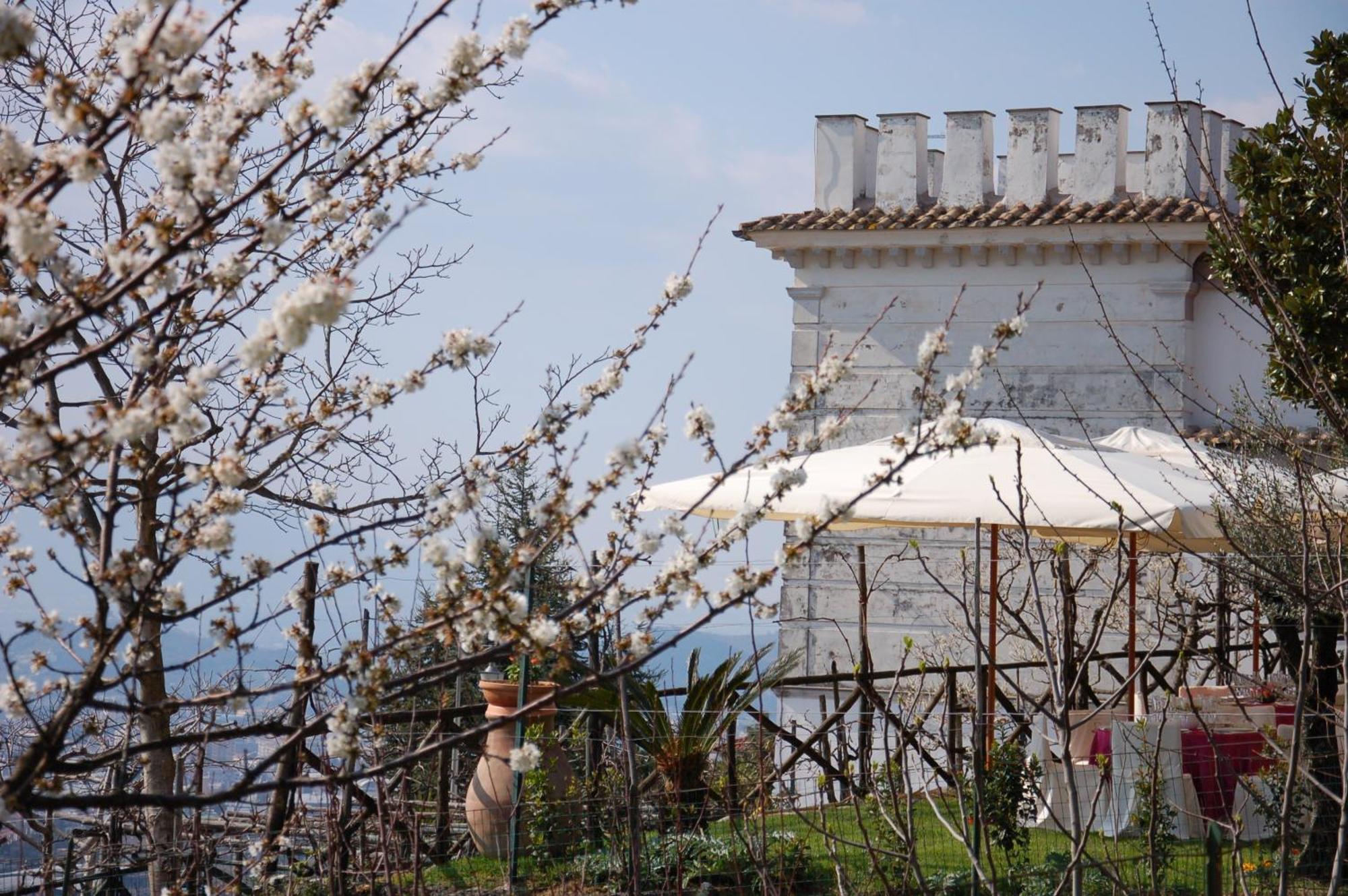 La Torretta Bianca Panzió Cava deʼ Tirreni Kültér fotó